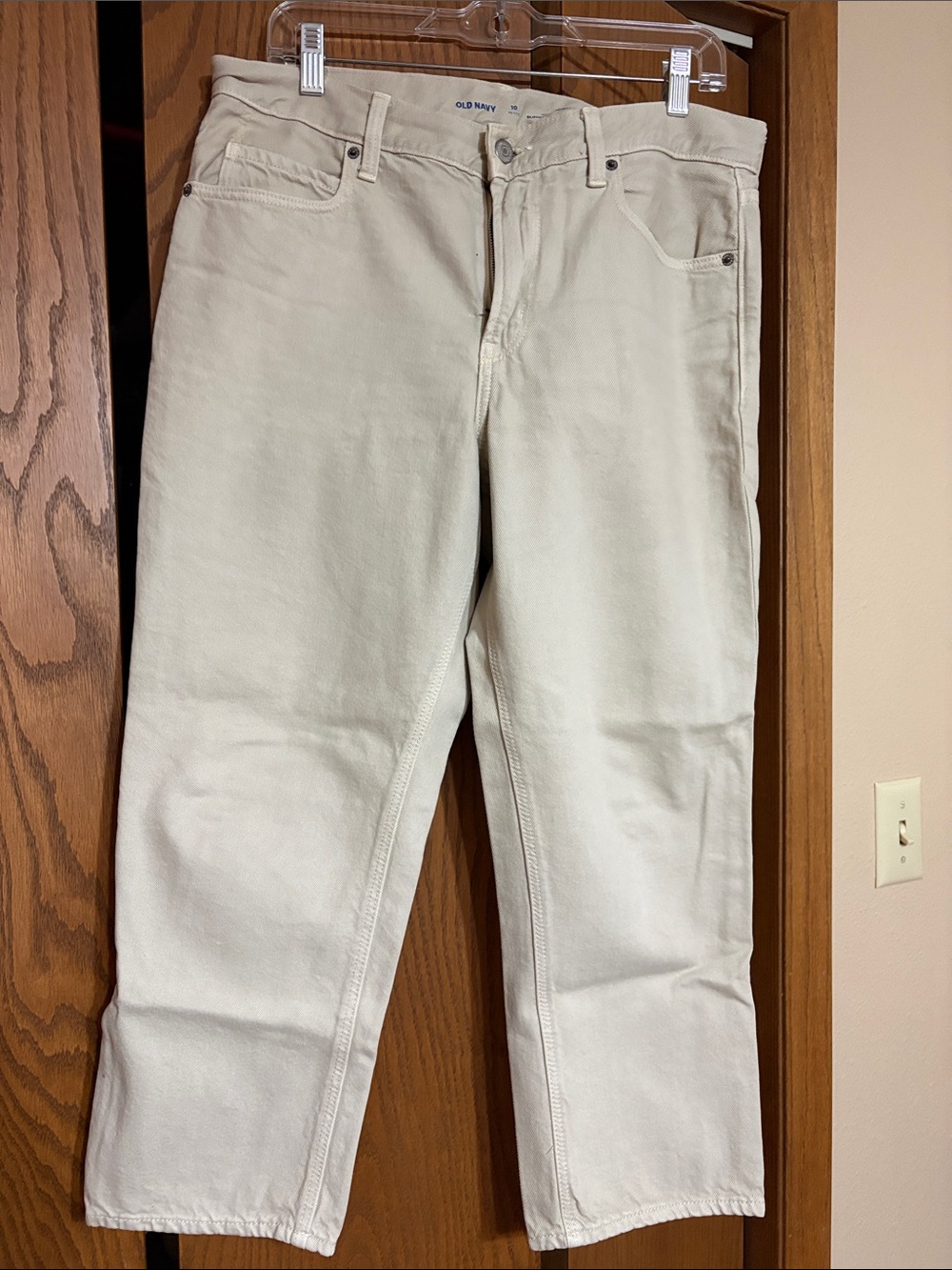 Old Navy Woman’s Cream Relaxed-Fit Jeans